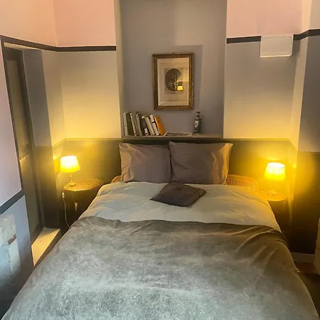 Tour St Sauveur Apartament *
