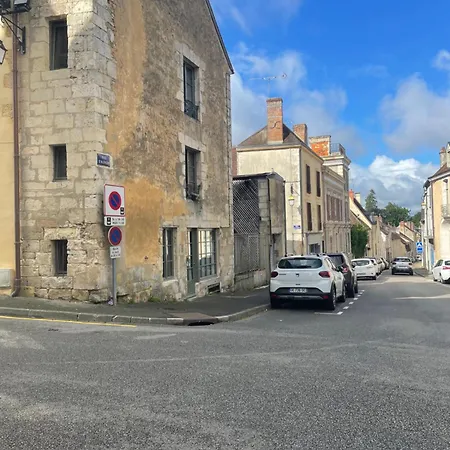 Apartament Tour St Sauveur